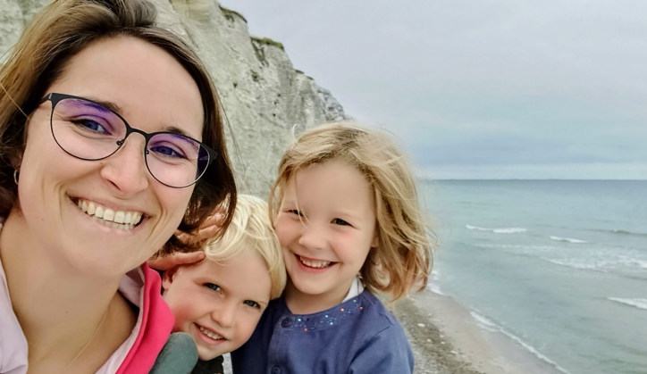 <p>Kim, met dochter Juno en zoon Jannes</p>